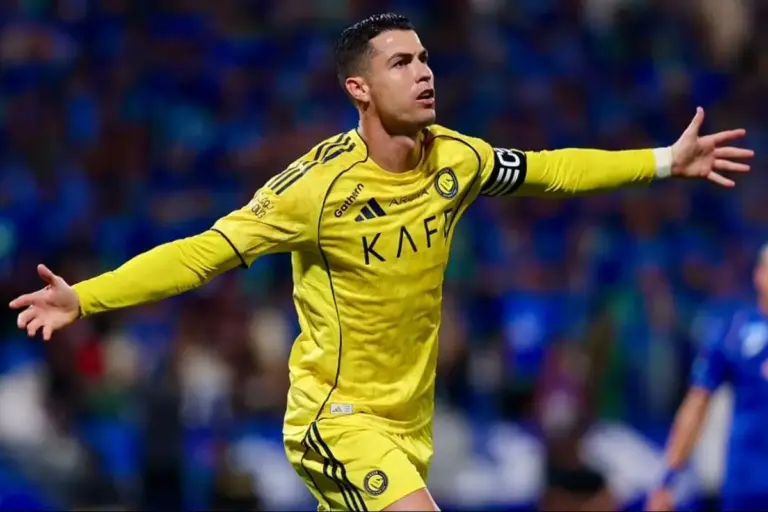 Cristiano Ronaldo tinggal 15 gol menuju 1000